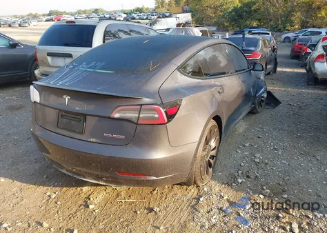 2022 Tesla Model 3 Performance Dual Motor All-Wheel Drive z USA, uszkodzony, nr VIN 5YJ3E1EC4NF261115